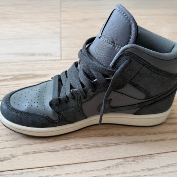 NIKE Air Jordan 1 Mid SE - Picture 2 of 5